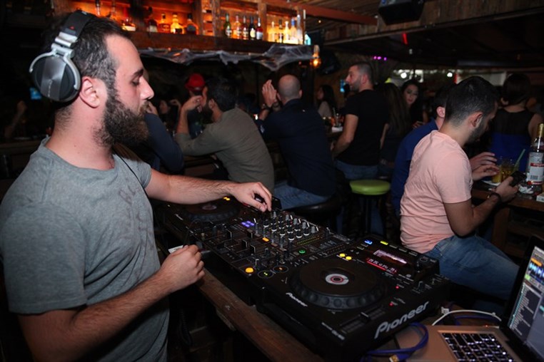 Fertil Pub on Saturday Night